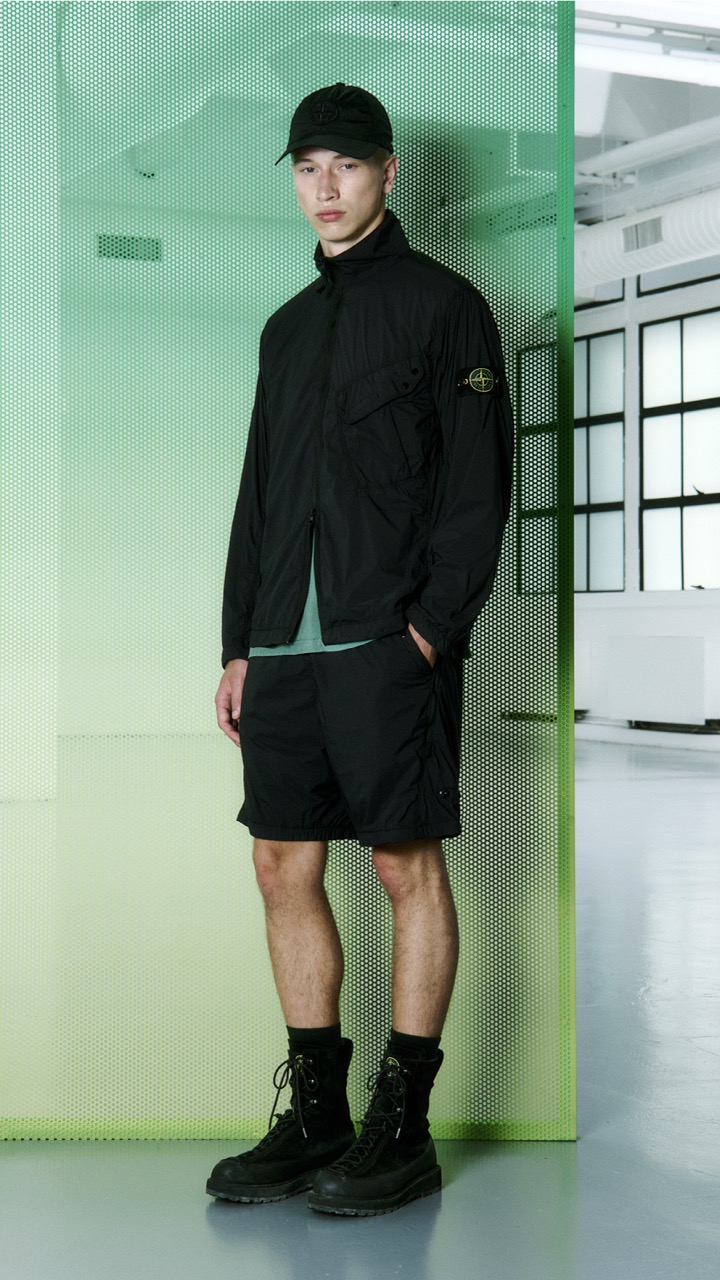 Stone Island: メンズウェア、アウターウェア、アクセサリー