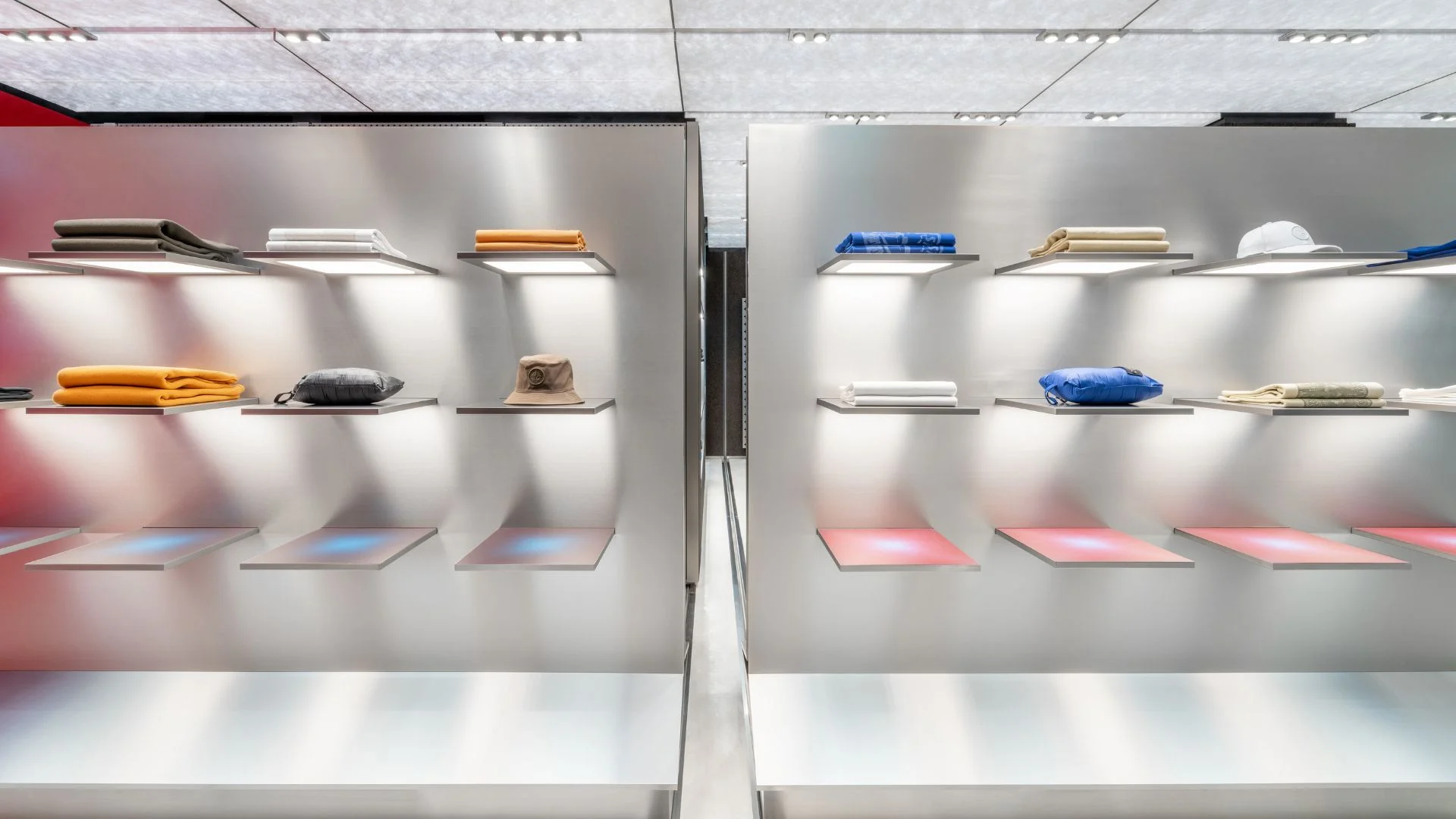 ONLINE AND IN-STORE SERVICES