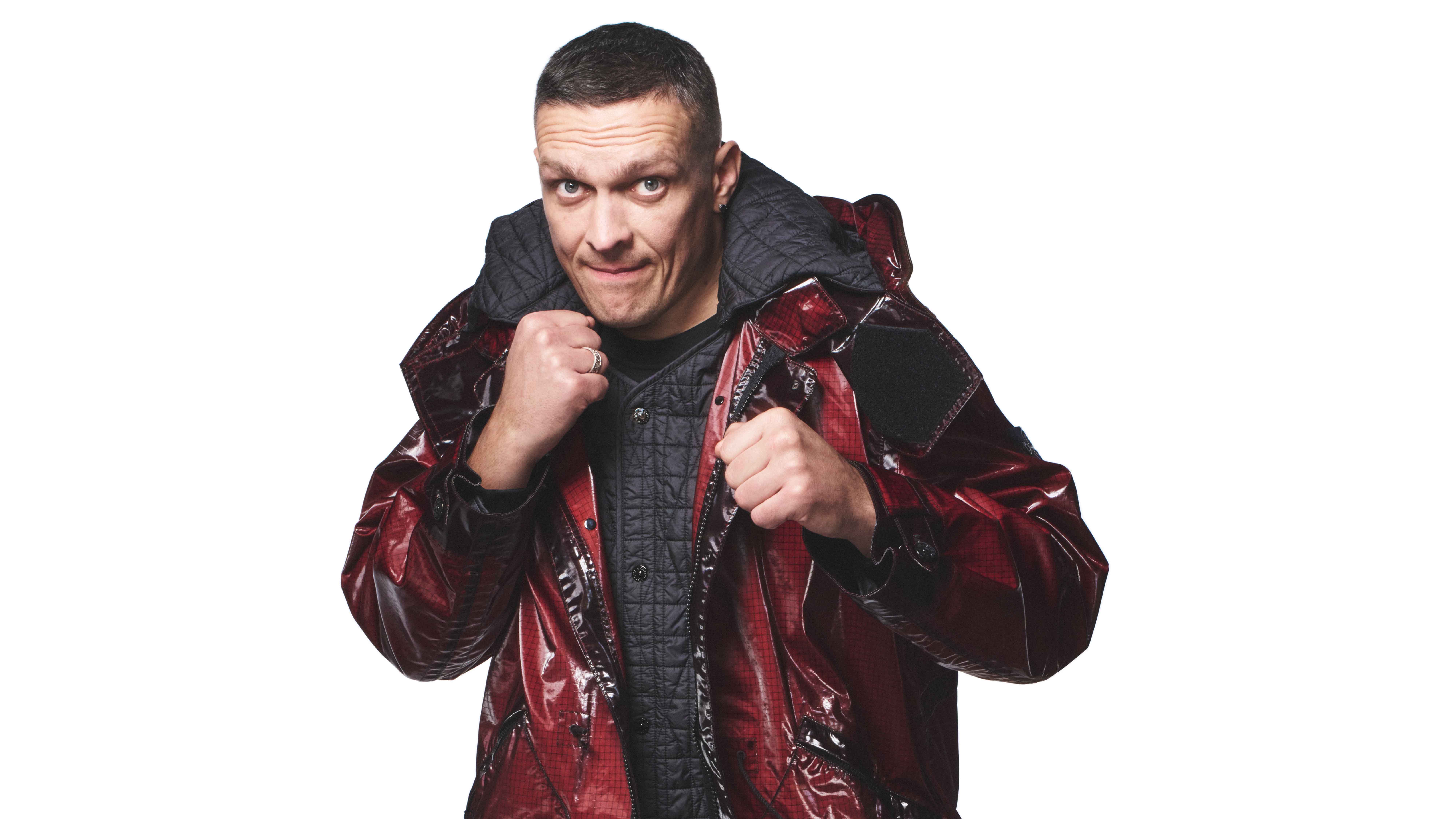Oleksandr Usyk portant une veste de la nouvelle collection Stone Island
