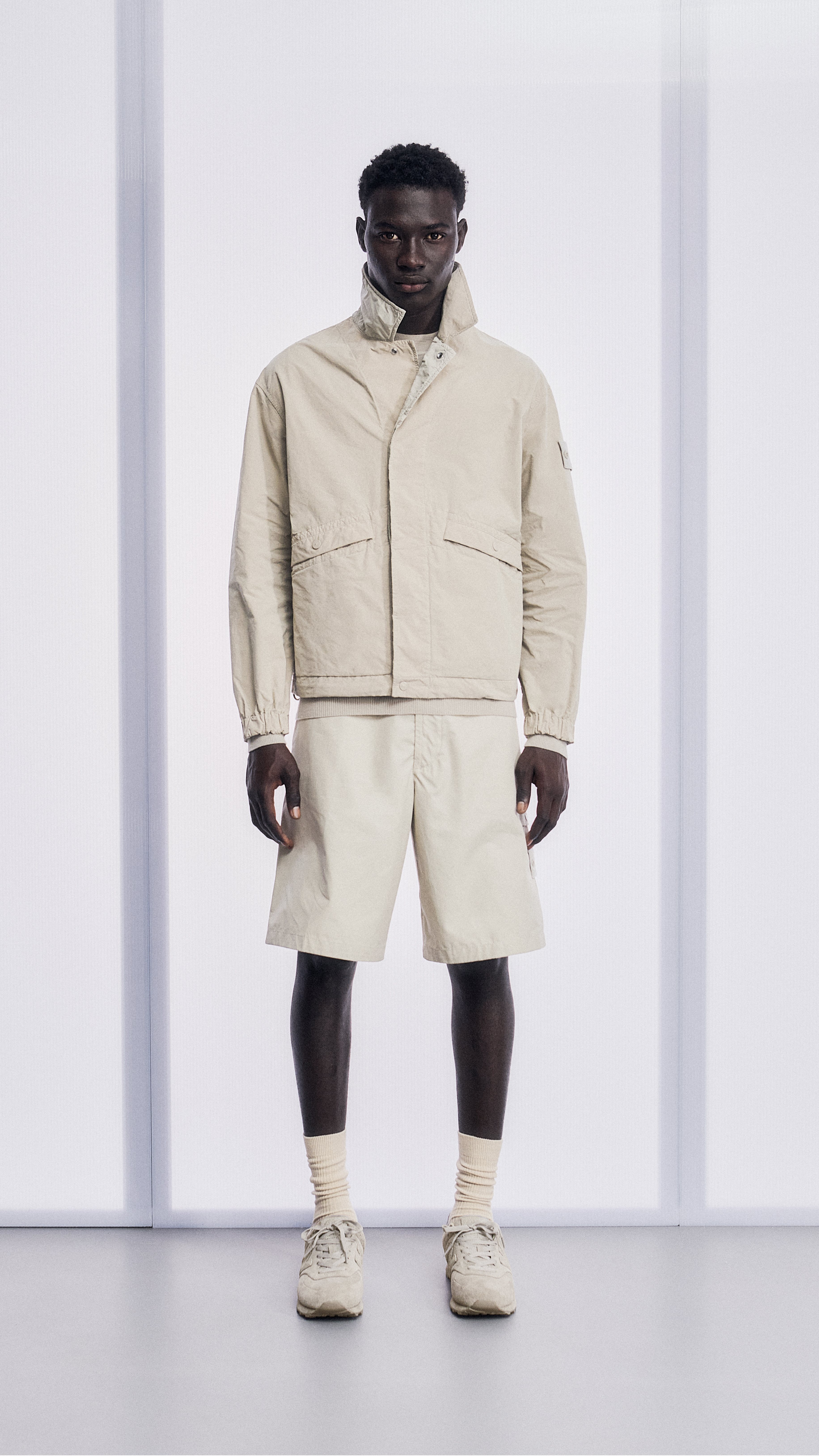 Stone Island: メンズウェア、アウターウェア、アクセサリー