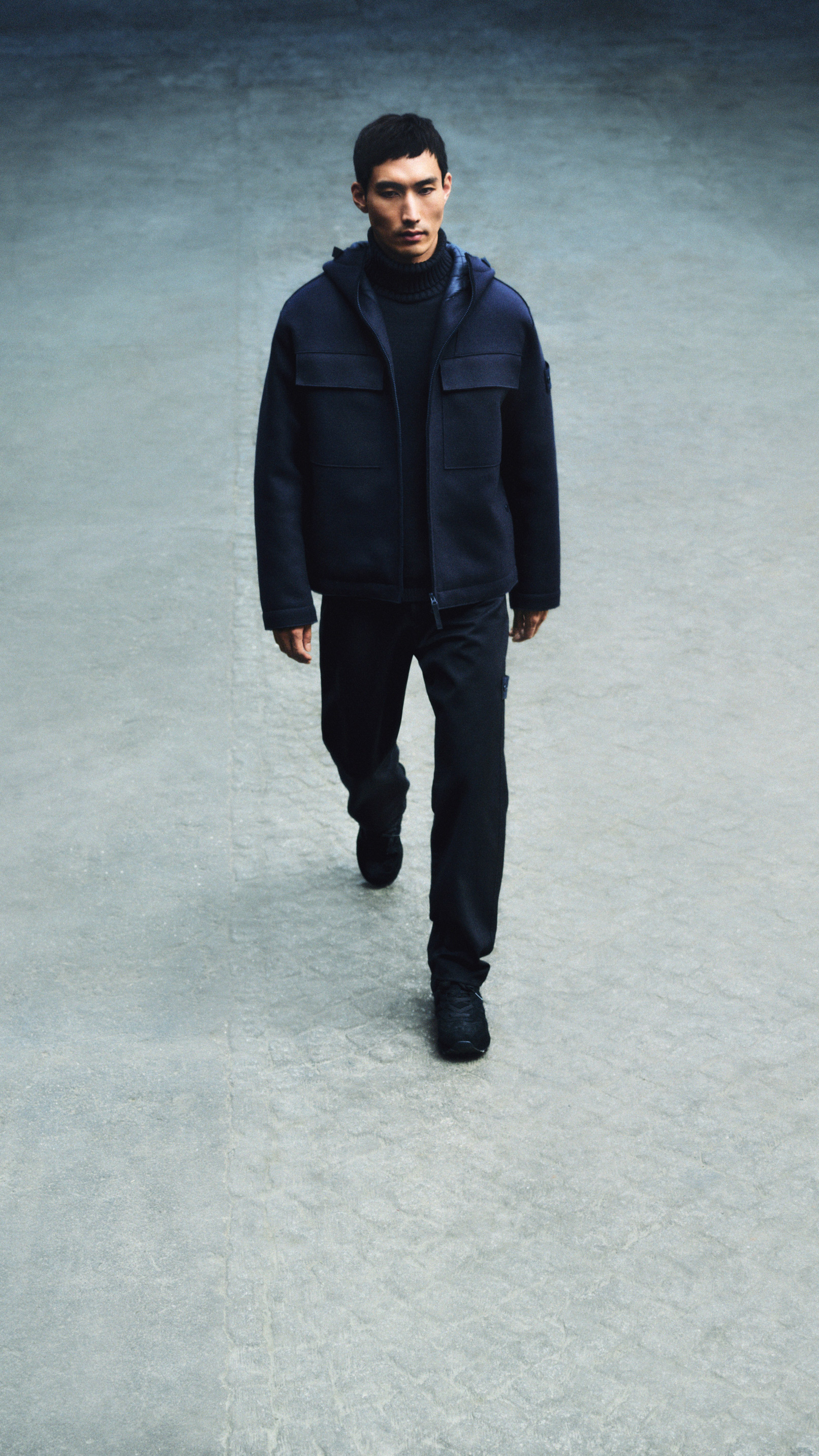 Stone Island: メンズウェア、アウターウェア、アクセサリー