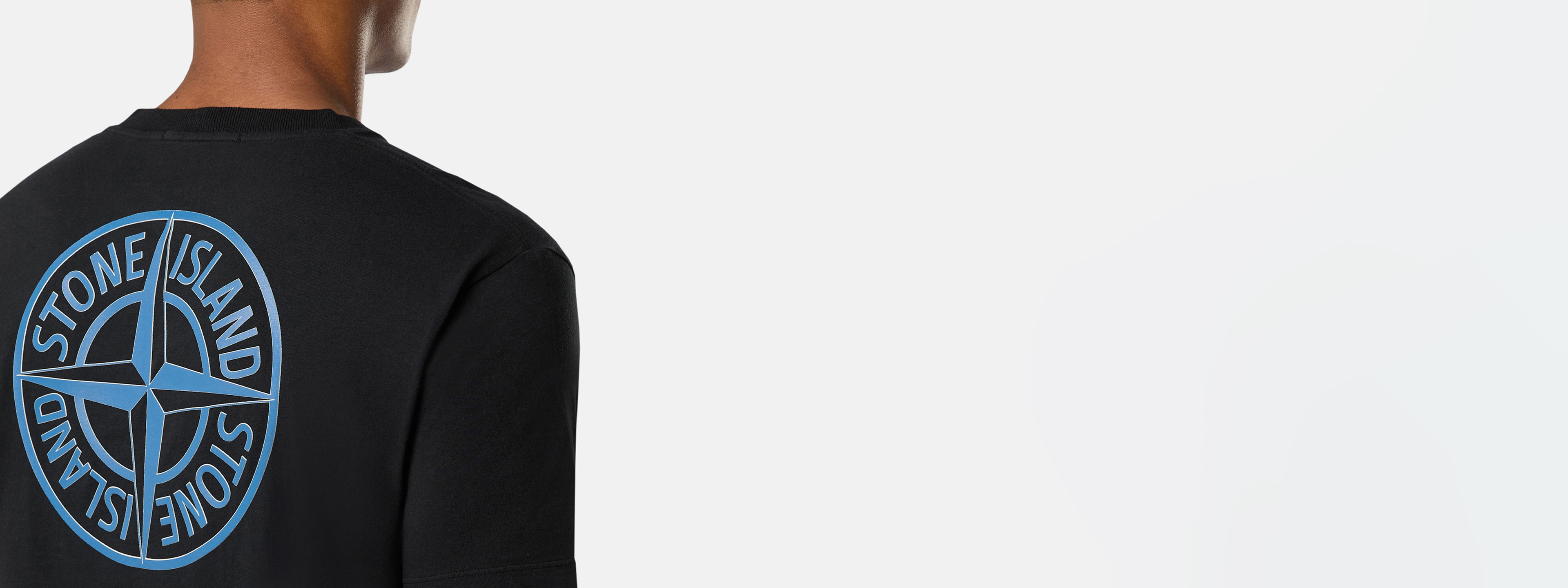 Stone Island T Shirt Mit Patch Am Arm www.stoneisland.com
